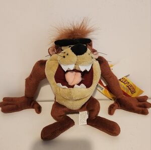 Like New 7” Looney Tunes Taz Six Flags 2019 Plush Stuffed Animal